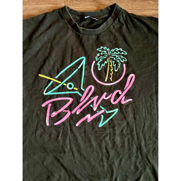 Mens Fashion BLVD T-Shirt Loose Fit Short-Sleeve Shirt Black Neon Print - Picture 4 of 7